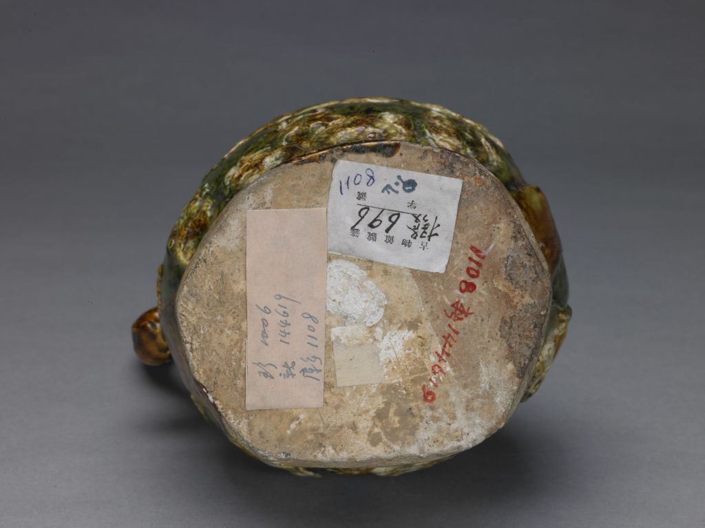 图片[2]-Three-colored phoenix head pot-China Archive